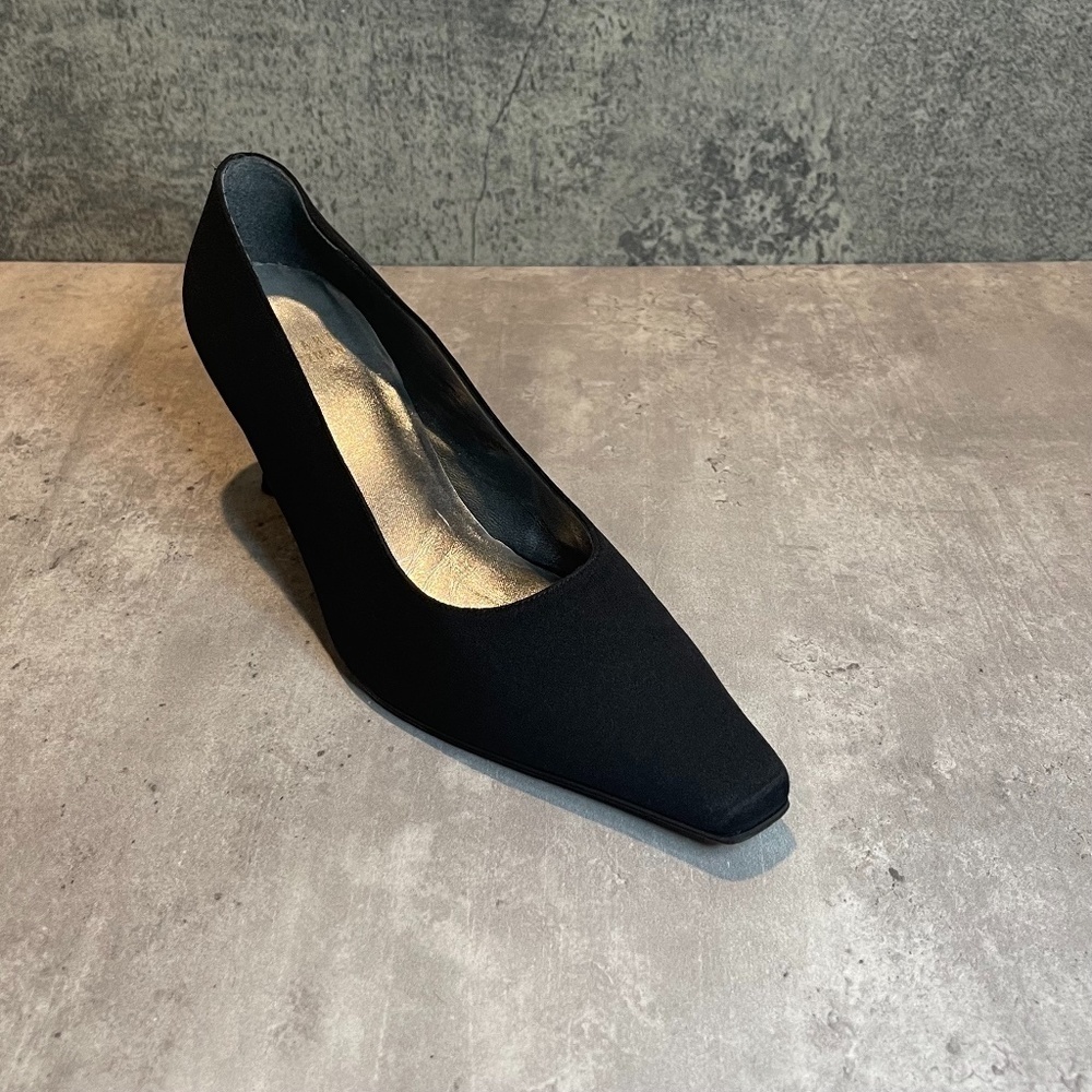 Stuart Weitzman Pump